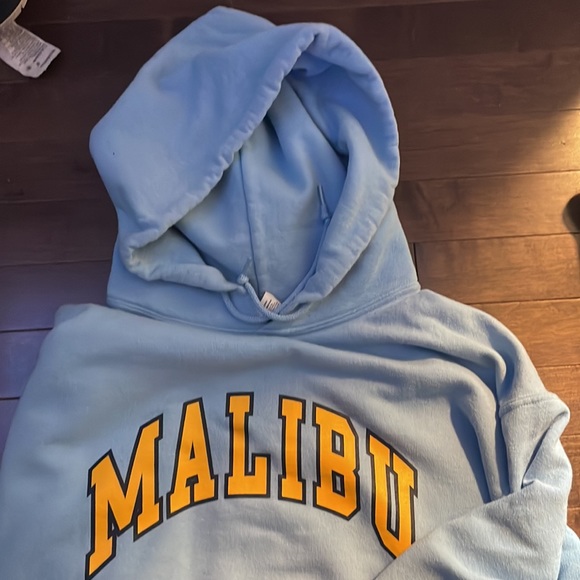 Two Malibu hoodies size men’s medium. (Both hoodies size medium) - Picture 2 of 5